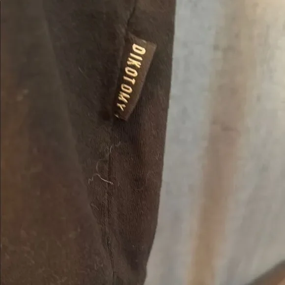 Dikotomy Black Short Sleeve Tee with Skull Graphic Size L - Picture 4 of 7